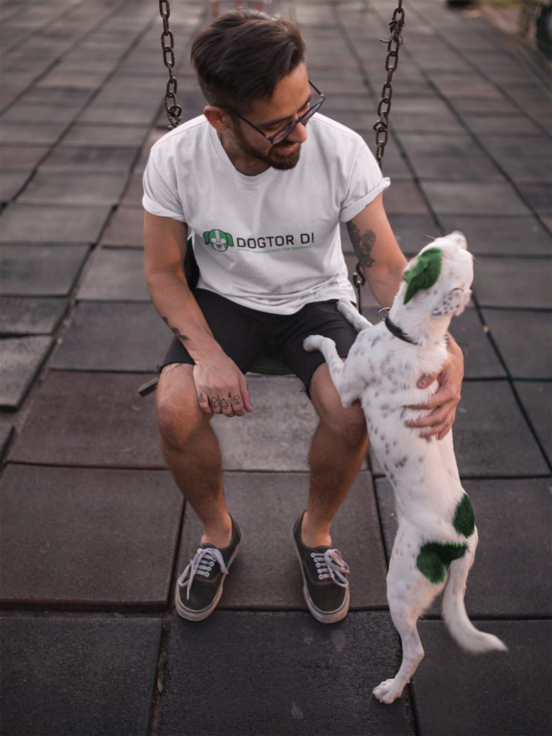 Mann-mit-gluecklichem-hund